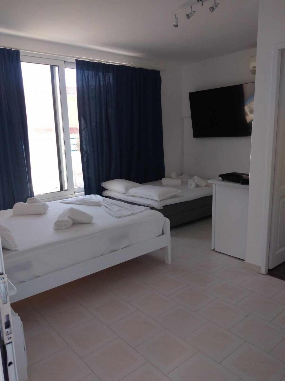 Blue Dolphin Studios And Apartment Vagia  Buitenkant foto
